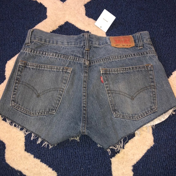 Levi’s Women’s 505 Regular Denim Shorts - Picture 4 of 5